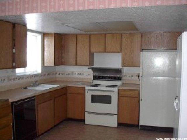 3304 S Bluff Dr, Syracuse, UT 84075 — photo 2