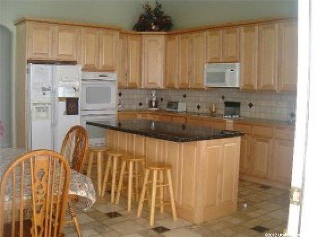 828 Signal Hl, Fruit Heights, UT 84037 — photo 2