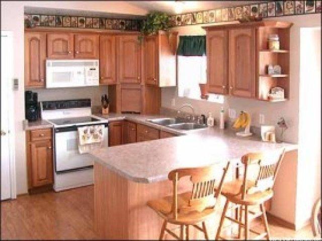 10347 Edgecliff Dr, Sandy, UT 84092 — photo 4