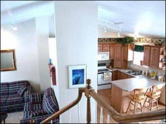 10347 Edgecliff Dr, Sandy, UT 84092 — photo 5
