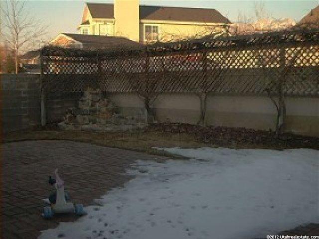 7909 Cliff Side Dr, Sandy, UT 84094 — photo 2
