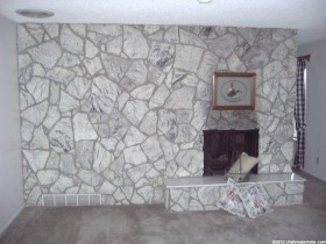 885 E Oxford Dr, Kaysville, UT 84037 — photo 2