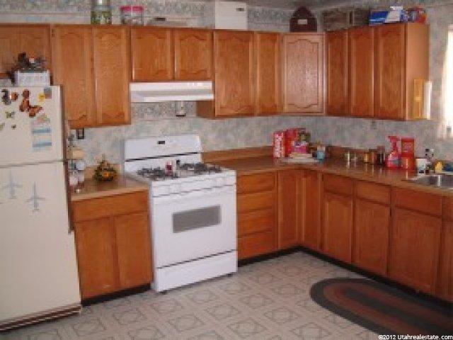 110 S 300 W, Junction, UT 84740 — photo 3
