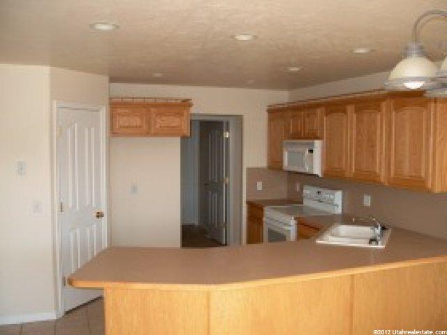 285 W 800 S, Layton, UT 84041 — photo 6