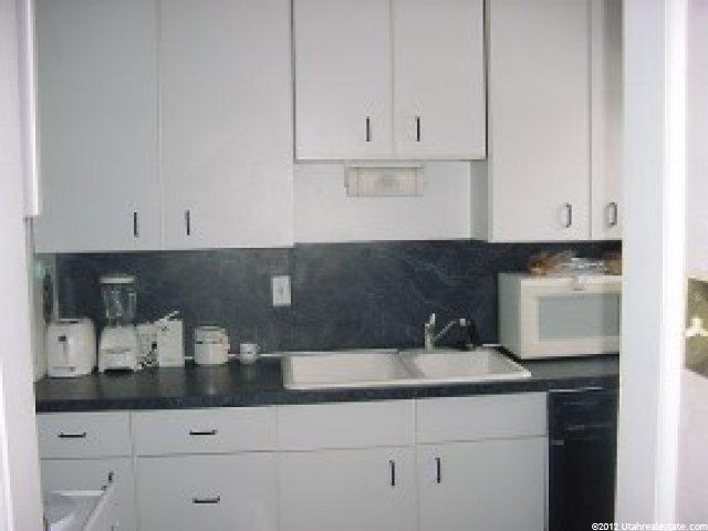203 S Lakeview Dr, Clearfield, UT 84015 — photo 3