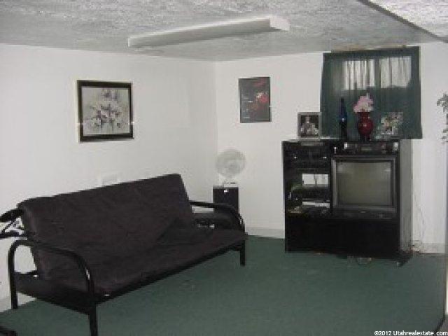 203 S Lakeview Dr, Clearfield, UT 84015 — photo 4