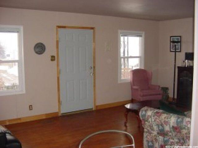 203 S Lakeview Dr, Clearfield, UT 84015 — photo 5