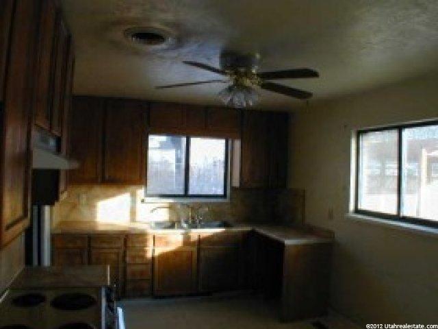 2106 Willow Park Ln, Sandy, UT 84093 — photo 2