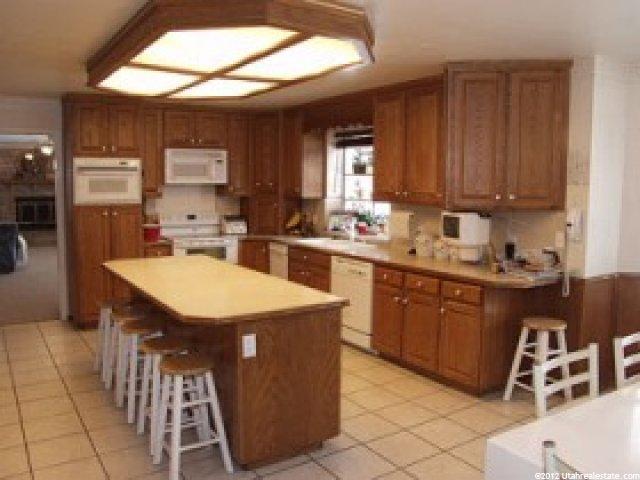8375 Ridge Point Rd, Sandy, UT 84093 — photo 4