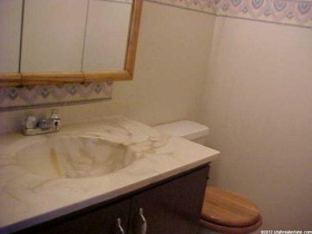 88 W 50 S #N-2, Centerville, UT 84014 — photo 2