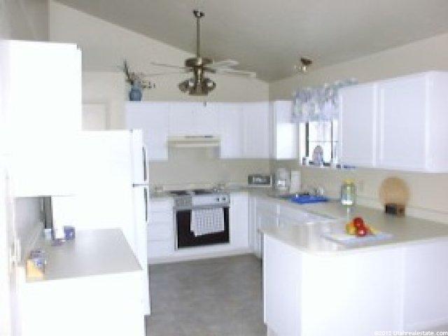 752 Lyndy Dr, Midvale, UT 84047 — photo 2