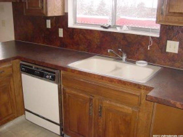 2563 N 2600 E, Layton, UT 84040 — photo 4