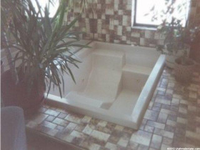 310 S 9500 E, Huntsville, UT 84317 — photo 7