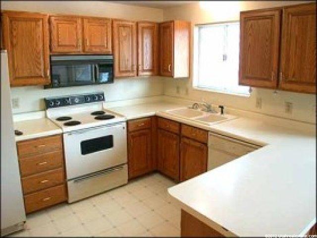 10195 Locksley Rd, Sandy, UT 84092 — photo 2