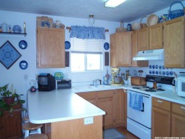 642 W Willow Wood Dr, Centerville, UT 84014 — photo 2