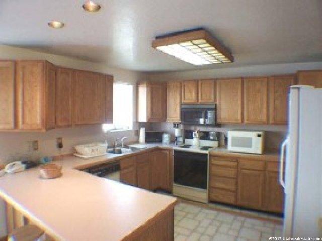 458 N 9000 E, Huntsville, UT 84317 — photo 3