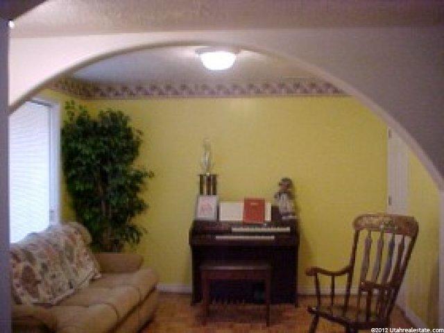 637 Coachman Way, Riverdale, UT 84405 — photo 2