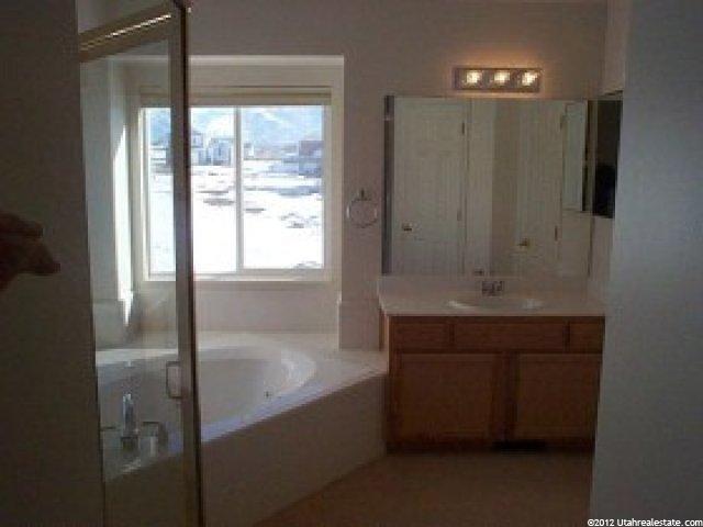 102 W 2300 N, Layton, UT 84041 — photo 4