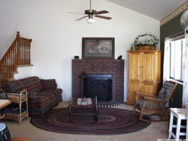 2084 N Sunset Dr, Layton, UT 84040 — photo 2