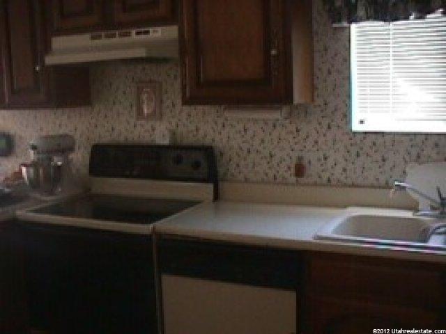 1072 N 250 E, Centerville, UT 84014 — photo 3