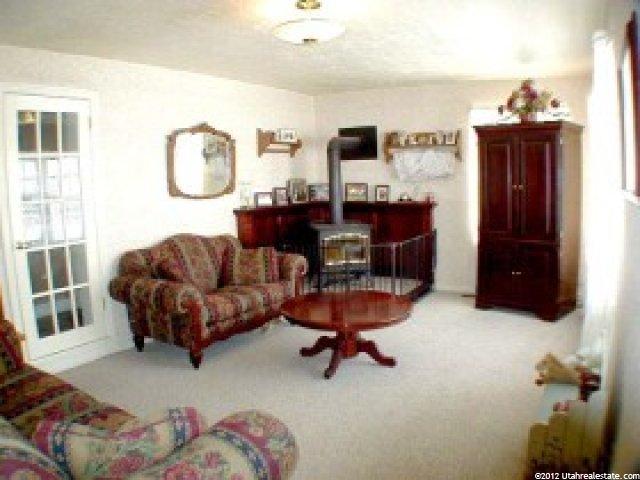 48 W Center St, Providence, UT 84332 — photo 6