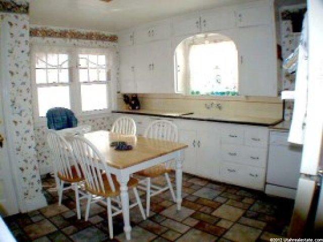 48 W Center St, Providence, UT 84332 — photo 7