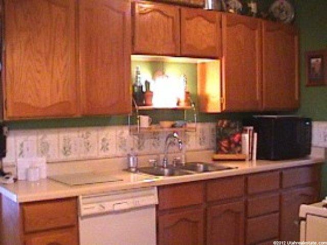 844 Verbenia Ave, Sandy, UT 84094 — photo 6