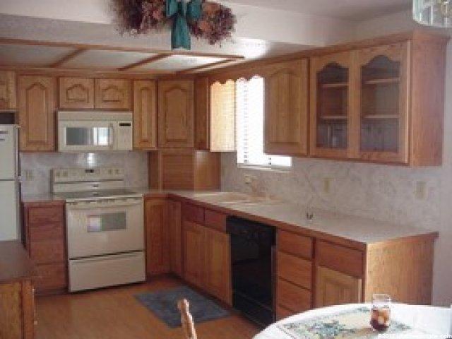1074 N 600 W, Clinton, UT 84015 — photo 3