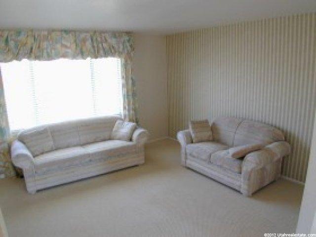 2093 Gyrfalcon Ln, Sandy, UT 84092 — photo 2