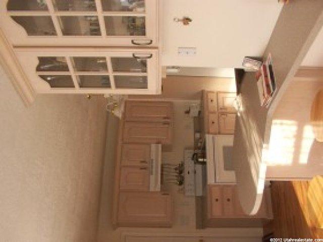 575 S 800 E, River Heights, UT 84321 — photo 4