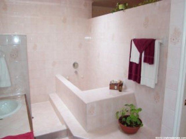 485 Bridlewalk Ln, Murray, UT 84107 — photo 2