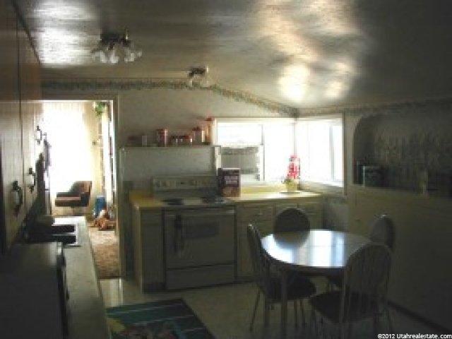 985 N Main St, Hinckley, UT 84635 — photo 8
