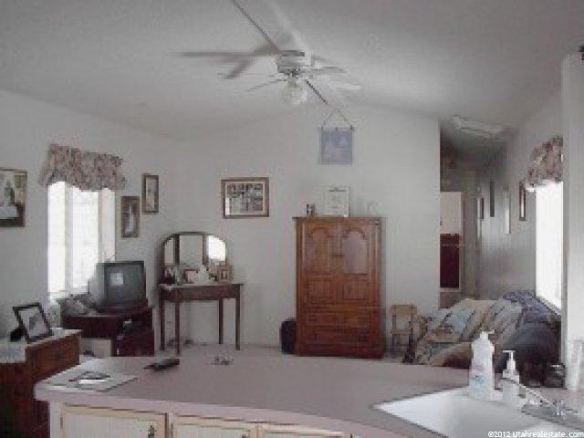 680 N Main St, Kaysville, UT 84037 — photo 3