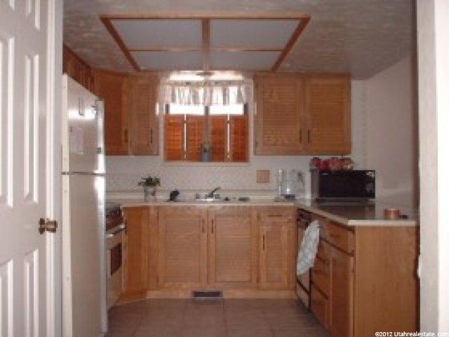 2243 Newcastle Dr, Sandy, UT 84093 — photo 8