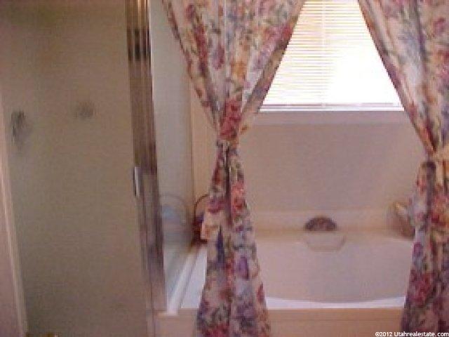 685 E Abbottsford Ln, Sandy, UT 84094 — photo 2