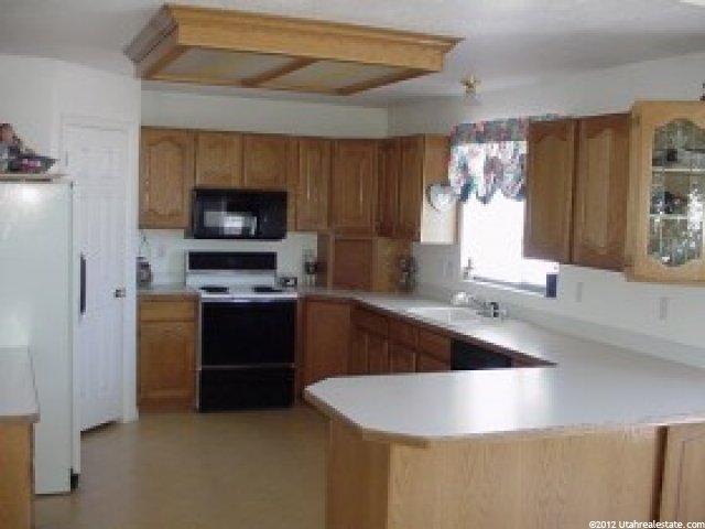 688 N 900 W, Tremonton, UT 84337 — photo 2