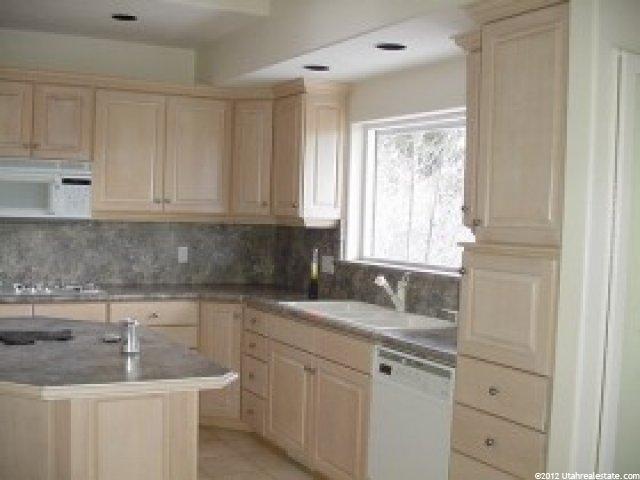 20 Lone Holw, Sandy, UT 84092 — photo 3
