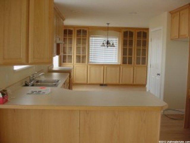 9467 Sunset Dr, Eagle Mountain, UT 84043 — photo 2