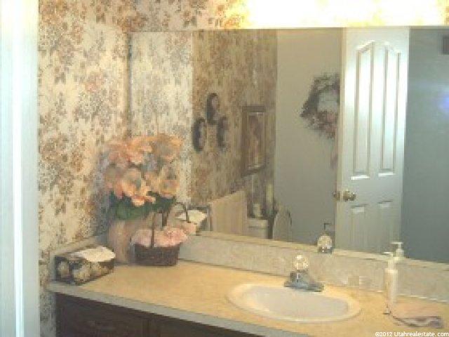 399 N 950 E, Kaysville, UT 84037 — photo 4