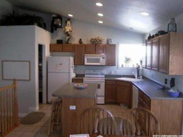 108 N 875 W, Layton, UT 84041 — photo 2