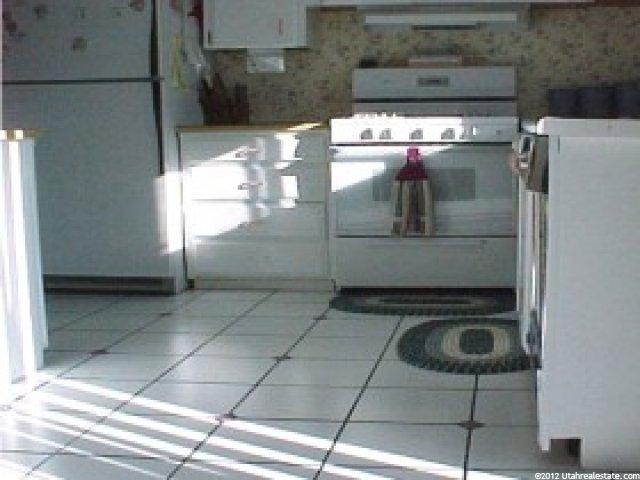 39 Tiny Wood Dr, Sandy, UT 84070 — photo 2