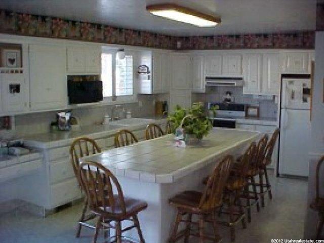 10249 S 2505 E, Sandy, UT 84092 — photo 2