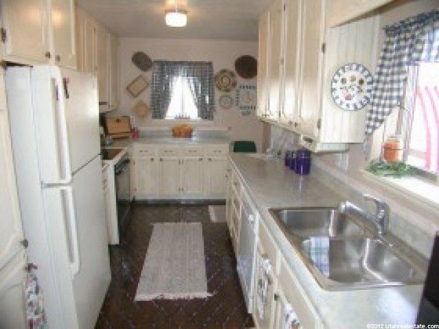 7528 S 1000 E, Midvale, UT 84047 — photo 5