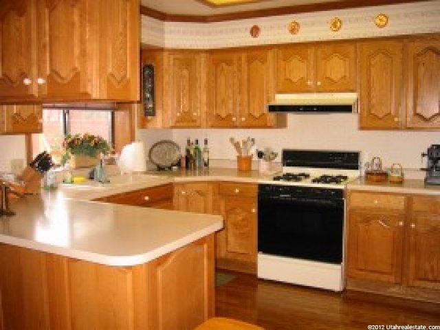 9913 Falconhurst Dr, Sandy, UT 84092 — photo 3