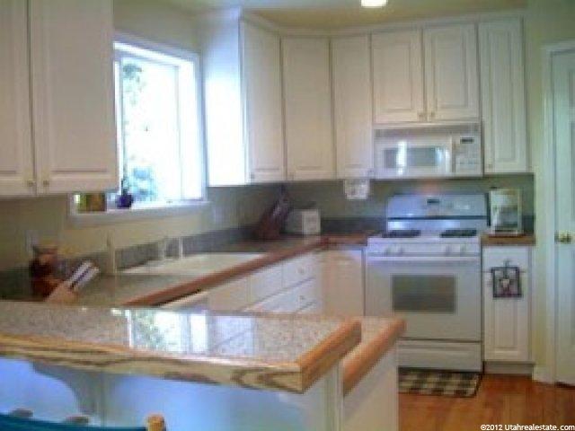 588 Compton Ct, Murray, UT 84107 — photo 2