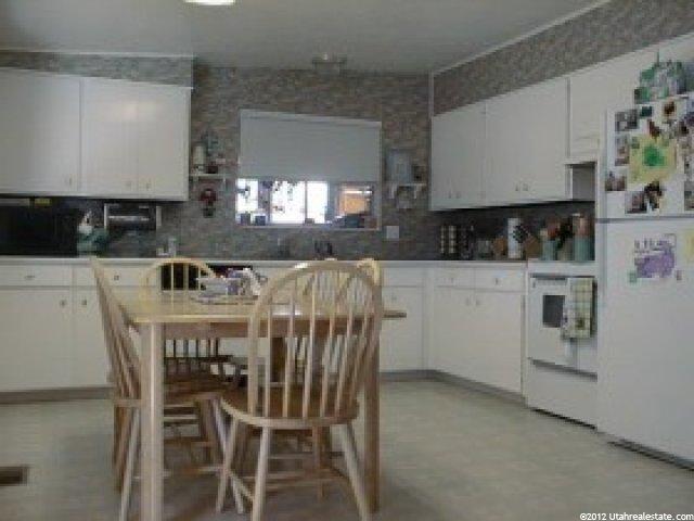 1394 Marilyn Dr, Syracuse, UT 84075 — photo 3