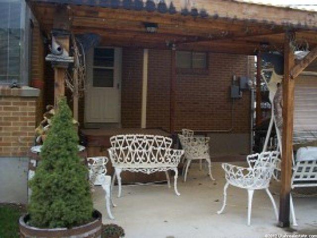 5442 Avalon Dr, Murray, UT 84107 — photo 2