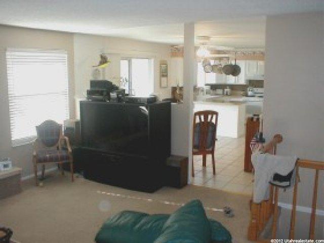 6008 Roanoke Dr, Murray, UT 84123 — photo 2