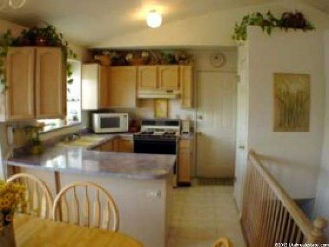 5679 Sunview Dr, Kearns, UT 84118 — photo 4