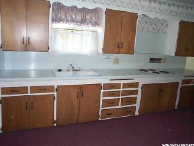 569 N 400 E, Centerville, UT 84014 — photo 2